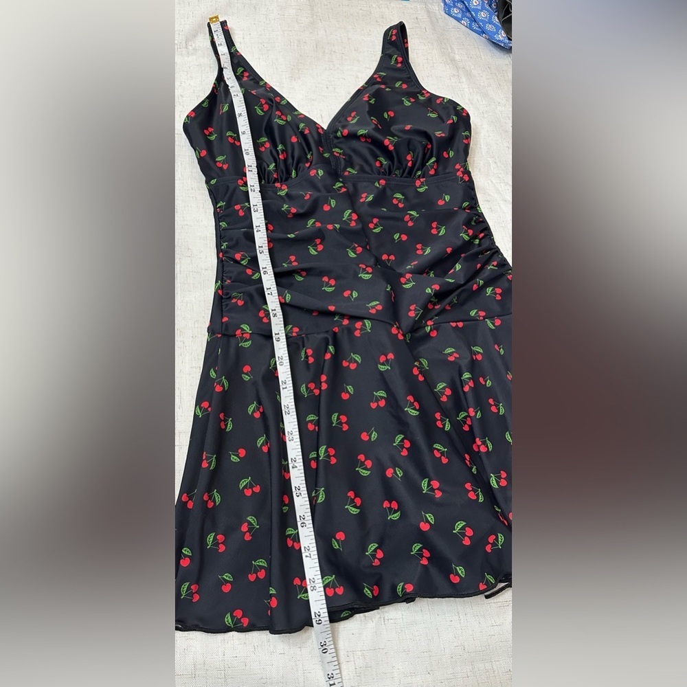 🍒Chic Black and Red One Piece Swimsuit for Stylish Swimming 🌴☀️ - Picture 7 of 15